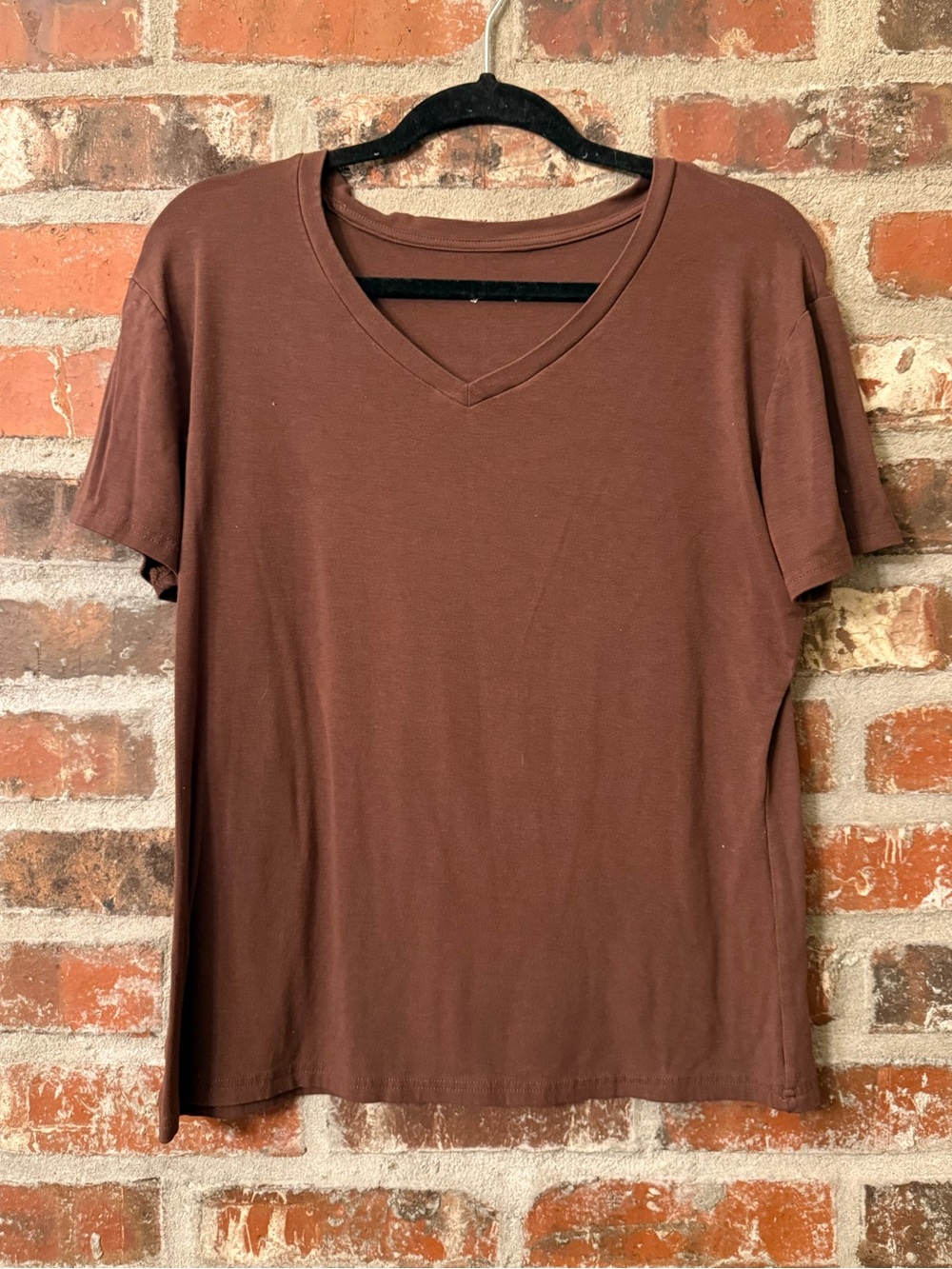 T241 -V-Neck Short Sleeve Top - Brown